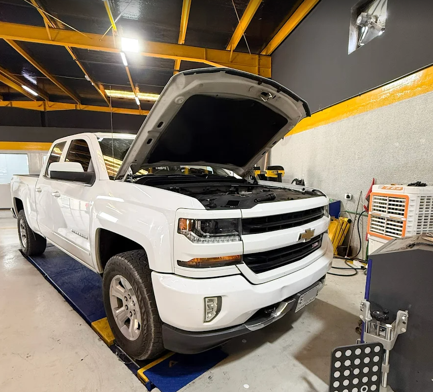Gearbox and transmission repair at 800 Shelby Garage Dubai